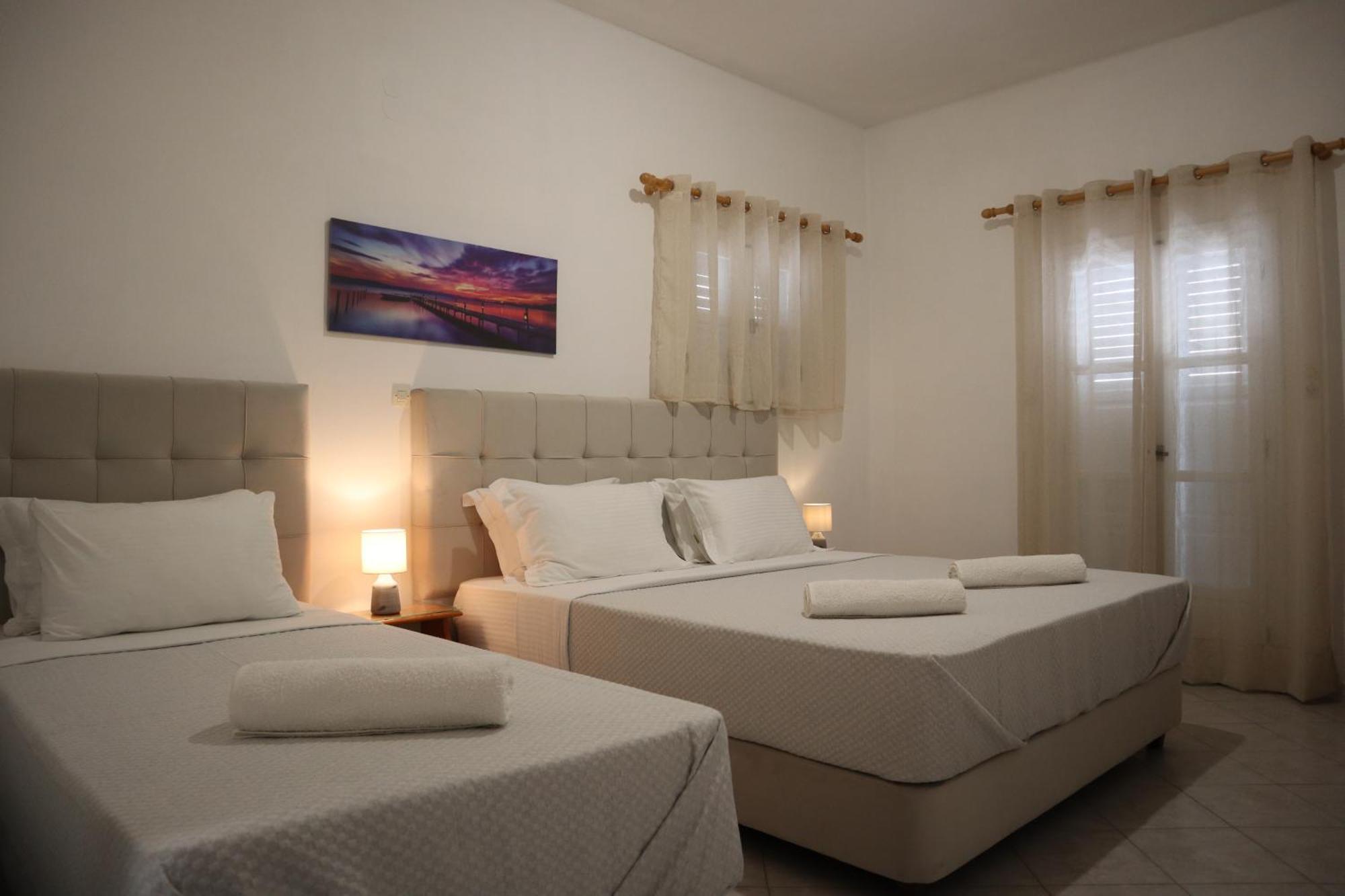 Pension St.George Rooms & Studios Perivolos  Exteriör bild